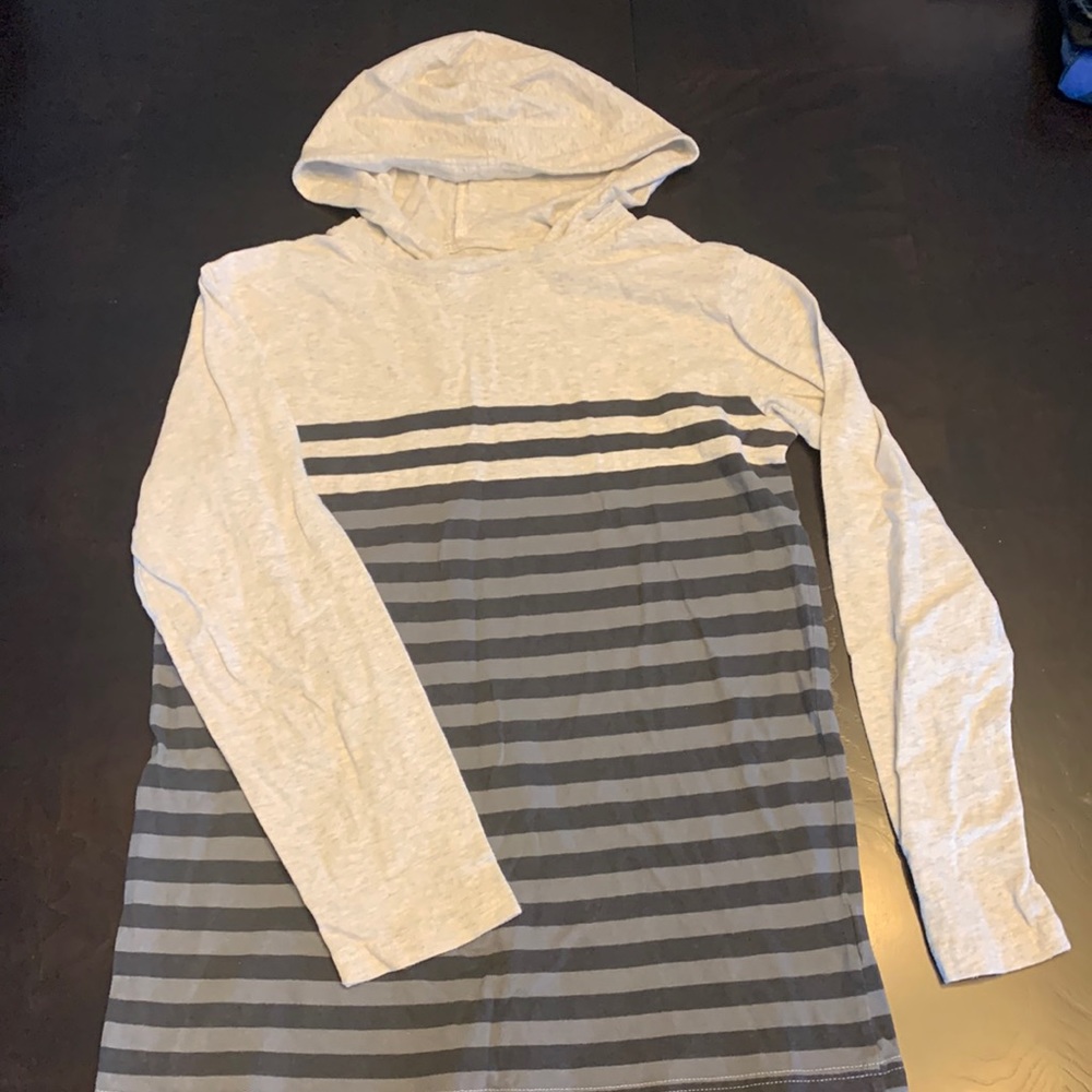4/$12 Children’s Place Long sleeve striped hooded T-shirt